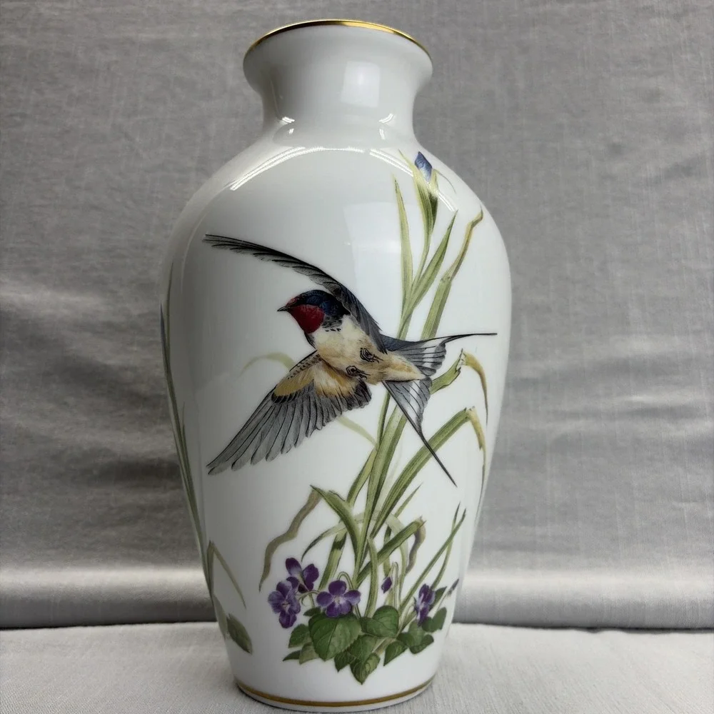 Franklin Porcelain Meadowland Bird Vase Basil Ede Limited Edition 11.5